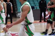 👀深圳大学男篮大一新生殷俊杰！东南赛区最强小个新星！